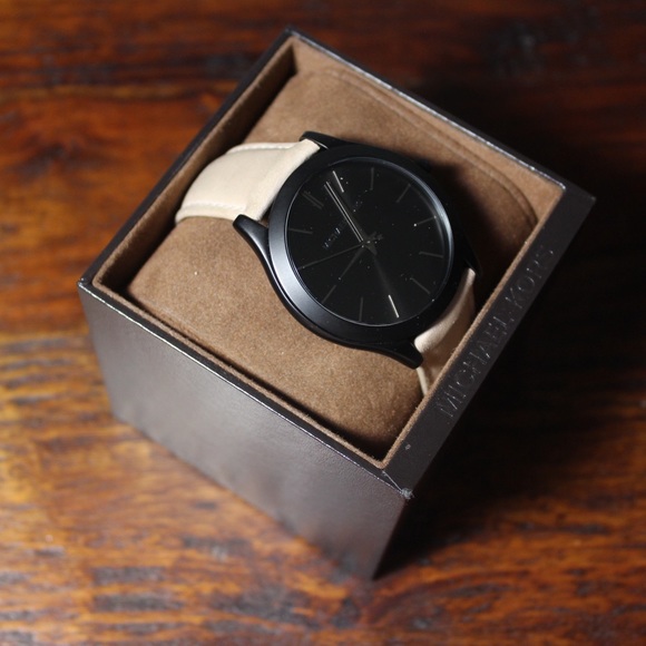 Michael Kors Slim Runway Black Dial Watch - Picture 2 of 5